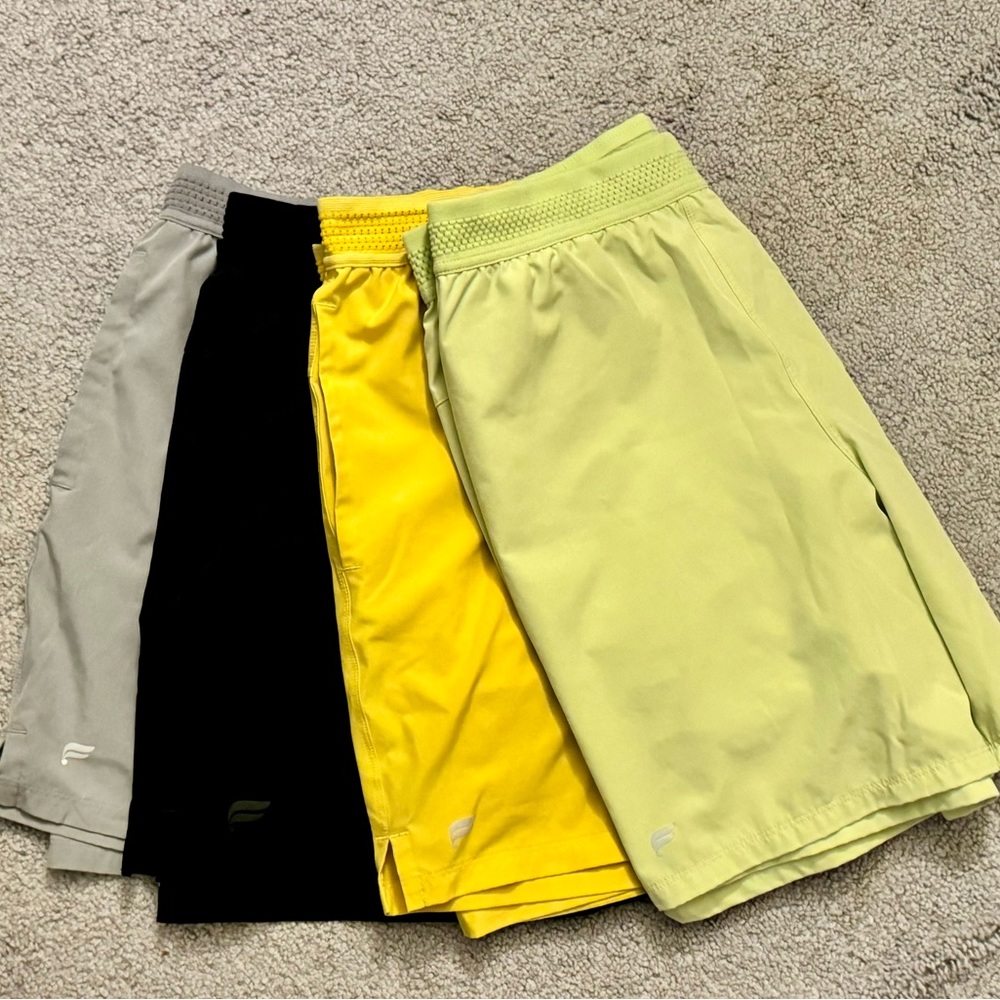 Fabletics The Fundamental Short Bundle - Medium - 7” Inseam